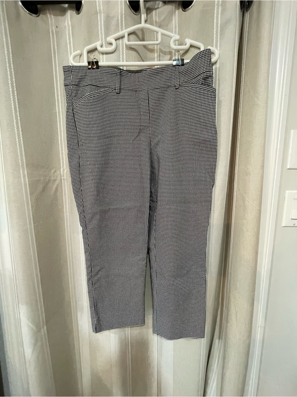 Hilary Radley Black and White Houndstooth Cropped Pants